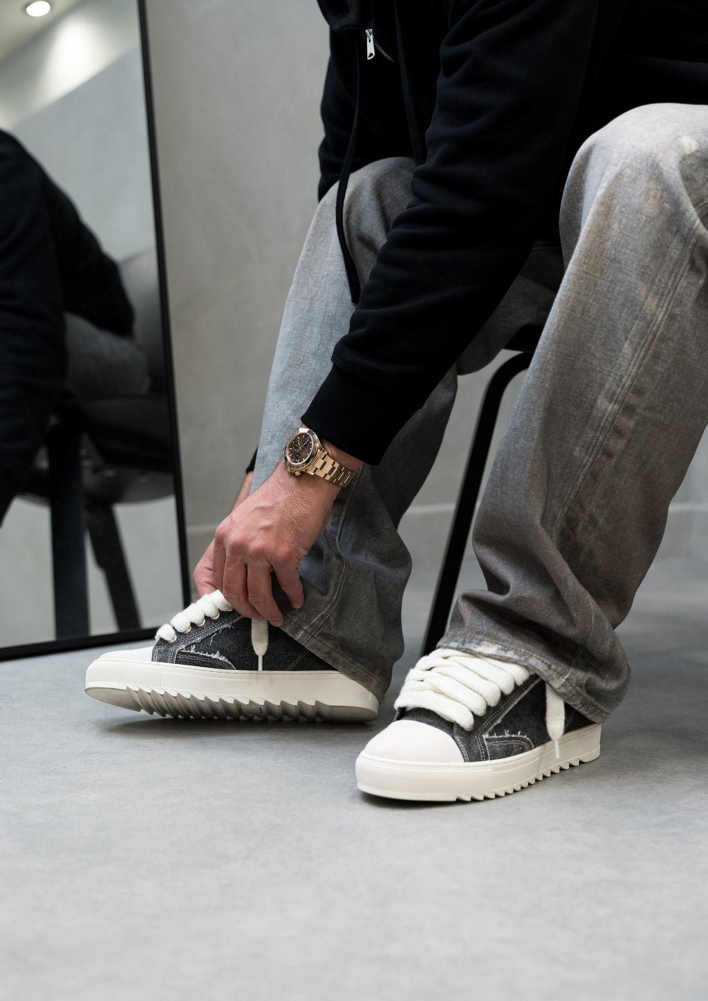 Atelier - Frayed Canvas Black